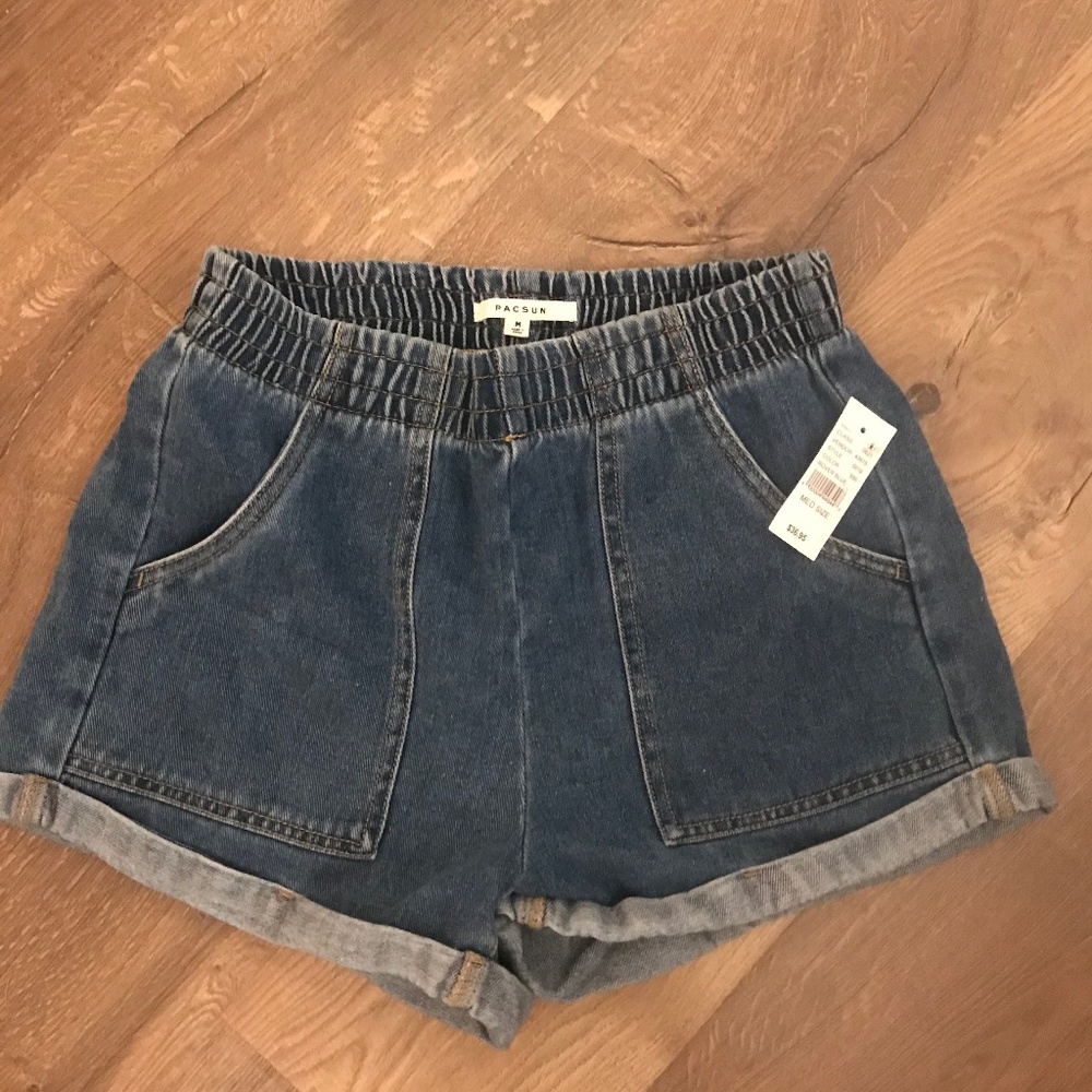 New PacSun wear Jean shorts with Tag